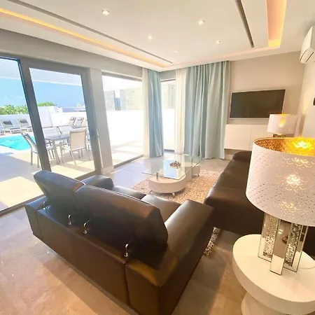 Βίλα Luxury Olivia 3 Beds - 3 Baths *