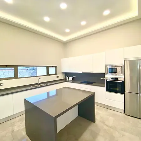 Luxury Olivia 3 Beds - 3 Baths Βίλα *