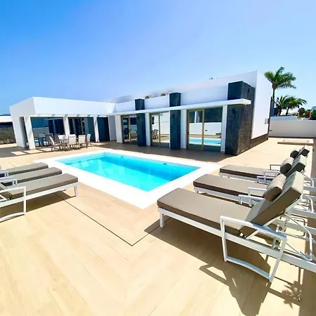 Luxury Olivia 3 Beds - 3 Baths Puerto del Carmen (Lanzarote)