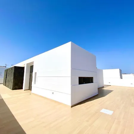 Luxury Olivia 3 Beds - 3 Baths * Puerto del Carmen (Lanzarote)