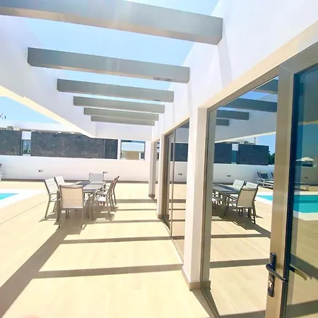 Вилла Luxury Olivia 3 Beds - 3 Baths