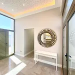 Luxury Olivia 3 Beds - 3 Baths 别墅 *