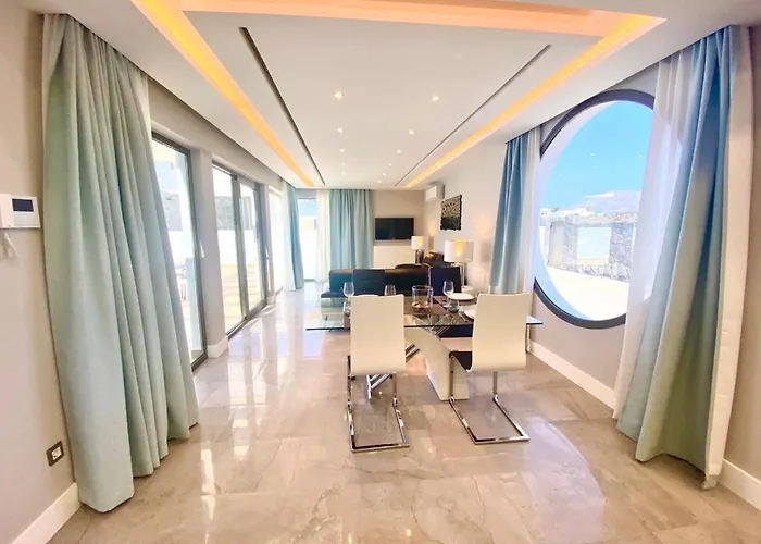 Luxury Olivia 3 Beds - 3 Baths 卡门港